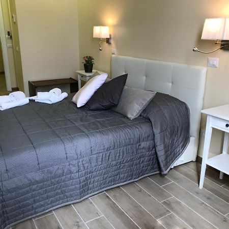 Serventi Longhi Rooms Roma Exterior foto