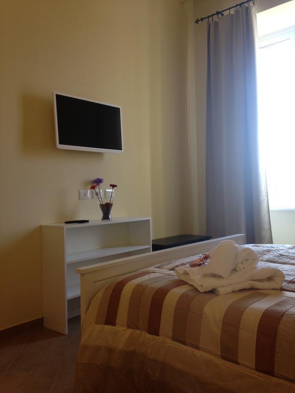 Serventi Longhi Rooms Roma Exterior foto