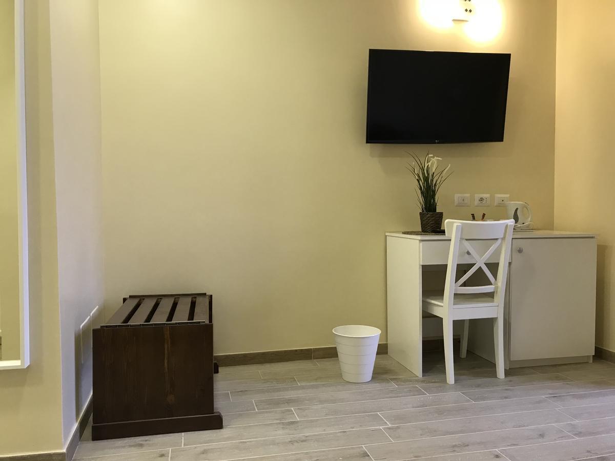 Serventi Longhi Rooms Roma Exterior foto